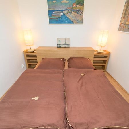 Budyne Apartment Budyne nad Ohri Eksteriør bilde
