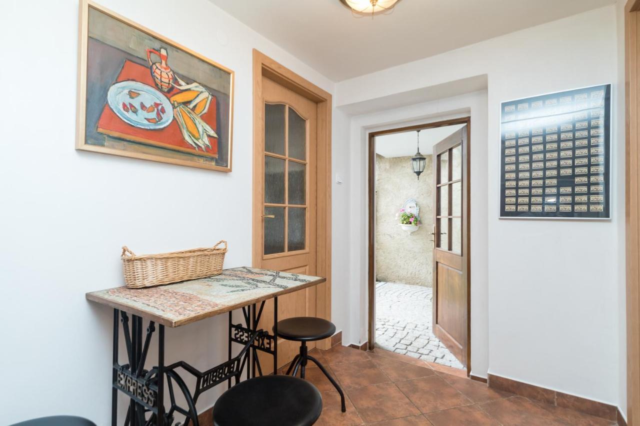 Budyne Apartment Budyne nad Ohri Eksteriør bilde